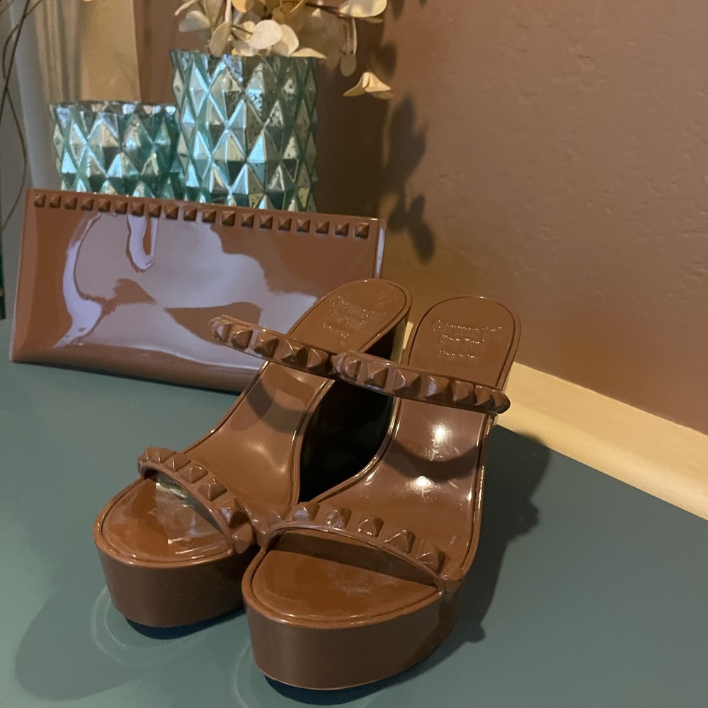 Carmen sol wedges and clutch